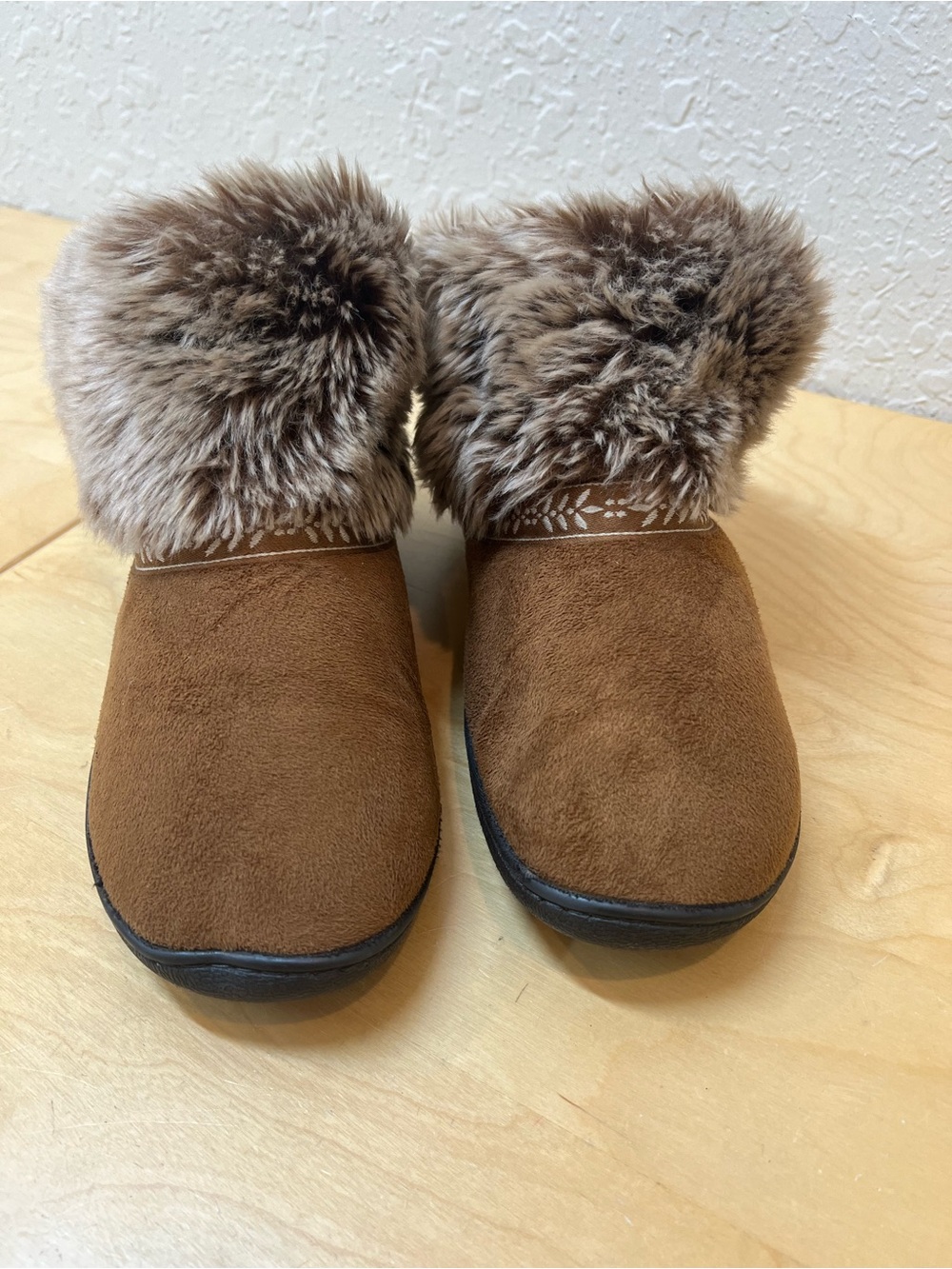isotoner Faux Fur Cuff Slip-On Slippers - Brown size 9,5